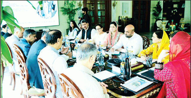 پہلی مرتبہ 11لاکھ آئوٹ آف سکول بچوں کی انرولمنٹ : تعلیم کیلئے بہت ساکام کرنا چاہتی ہوں : مریم نواز 
