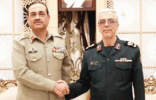 فیلڈ مارشل کی ایرانی آرمی چیف سے ملاقات: پاکستان، ایران میں دفاعی تعلقات مزید مضبوط بنانے پر اتفاق