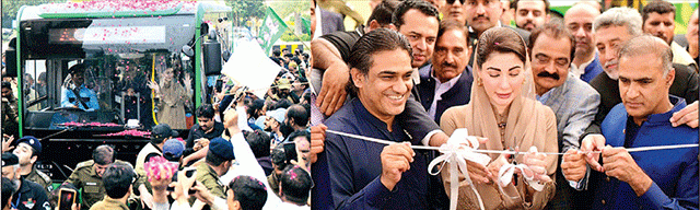 دوسر وں کو جوتے مارنے پر اکسانے والے آج ایک دوسرے کو مارررہے ہیں: پنجاب کاپانی ‘ ہمارا پیشہ ‘ نہریں بنانے پر آپ کو کیا تکلیف : مریم نواز : فیصل آباد میں الیکڑعبس کا افتتاح ‘ بڑے اعلانات 