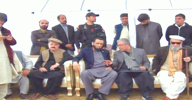 پی ٹی آئی انتشار پیداکرنے کیلئے بھارتی  ‘ میڈیا کو استمال  کررہی ہے : عطاتارڑ 