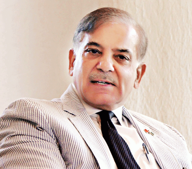 ریونیو  میں سالانہ  300ارب  روپے  خسارہ : وزیراعظم  کا سگریٹ  کی غیر  قانونی  تجارت  رولنے  ‘ ٹیکس  قوانین  پر سختی  سے  عملدرآمد کا حکم  