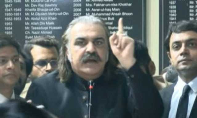 آئین توڑ کر مارشل لاء لگایا گیا، فیصلہ سازوں کو لیڈرز نہیں غلام چاہئیں :علی امین گنڈاپور