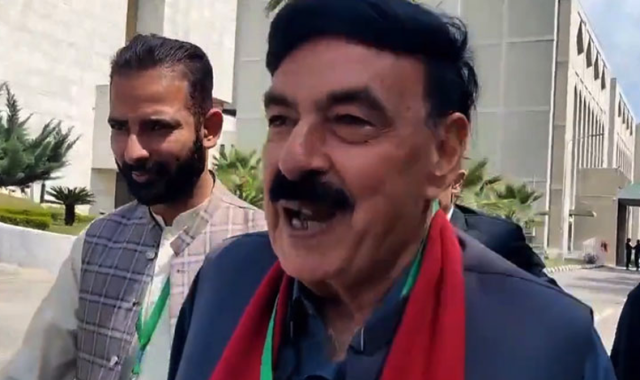 ابھی بولنے کا موسم نہیں ، وقت آنے پر بولیں گے: شیخ رشید