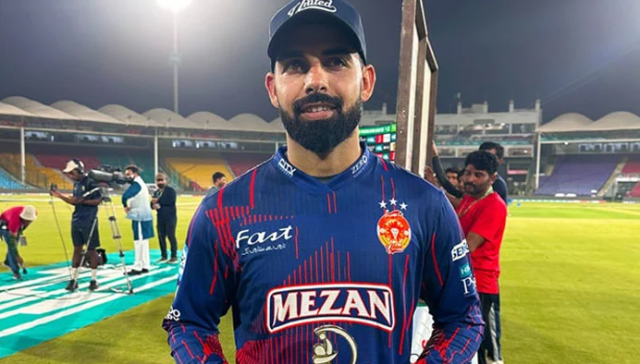 شاداب خان نے پی ایس ایل میں وکٹوں کی سنچری مکمل کرلی
