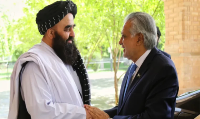 افغان عبوری وزیر خارجہ نے پاکستان کا دورہ کرنے کی دعوت قبول کر لی