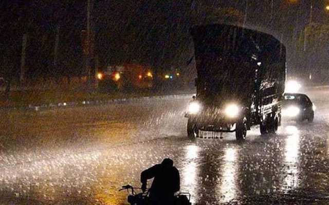 ملک بھر میں ژالہ باری اور موسلادھار بارش کا امکان