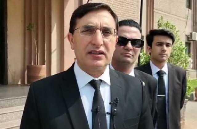 پہلگام واقعہ اور بھارتی اقدامات کے خلاف ہم متحد ہیں اور فوج کے ساتھ کھڑے ہیں: بیرسٹر گوہر
