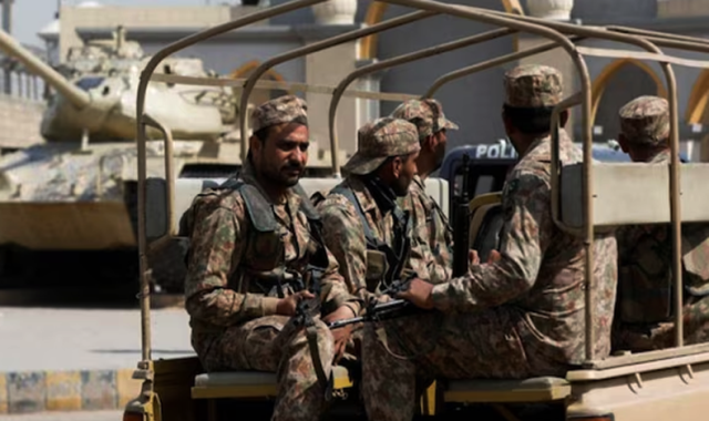 بلوچستان : بی ایل اے کا سیکیورٹی فورسز کی گاڑی پر بم حملہ، پاک فوج کے 7 جوان شہید