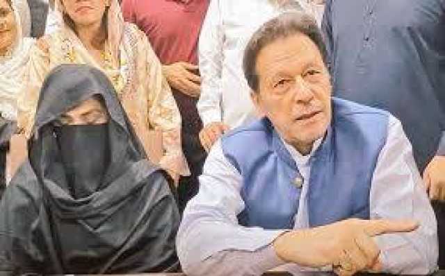 عمران خان اور بشریٰ بی بی کی ضمانت کی درخواستوں پر سماعت بغیر کارروائی کے ملتوی