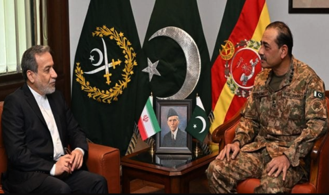 پاکستان اور ایران کے درمیان برادرانہ تعلقات ہیں:آرمی چیف 