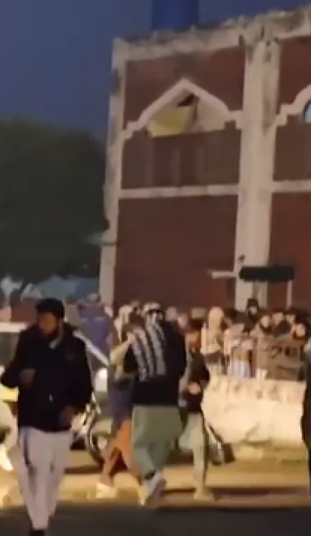 بھارتی حملے میں شہید ہونیوالی مریدکے کی مسجد میں نمازیوں کی بڑی تعداد جمع