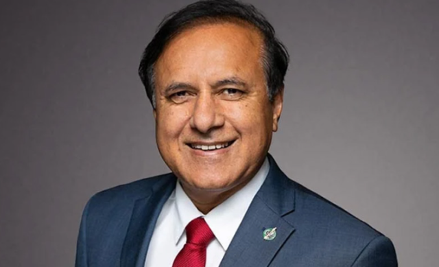 شفقت علی کینیڈا کے پہلے پاکستانی نژاد وزیر بن گئے