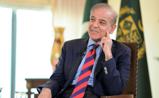 سیالکوٹ: وزیراعظم شہبازشریف کا آپریشن ’بنیان مرصوص‘ کی فرنٹ لائنز کا دورہ
