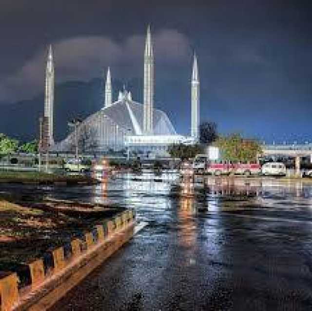 ملک کے مختلف شہروں میں موسلا دھار بارش اور ژالہ باری