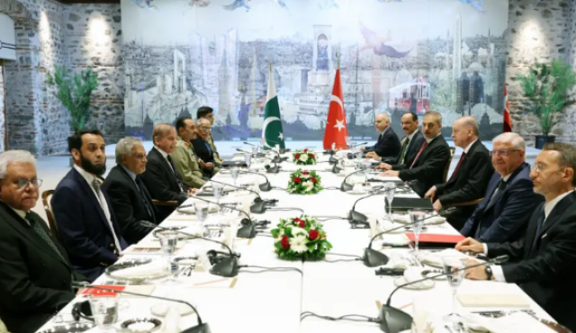 وزیراعظم شہباز شریف کی ترک صدر سے ملاقات، حالیہ بحران کے دوران حمایت پر ترکی کا شکریہ
