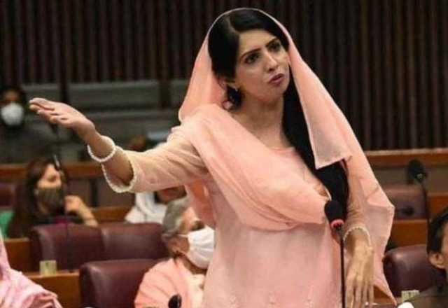 بانی پی ٹی آئی رہائی تحریک میں اراکین اور عہدیداران کی عدم شرکت،عالیہ حمزہ نے سخت ردعمل