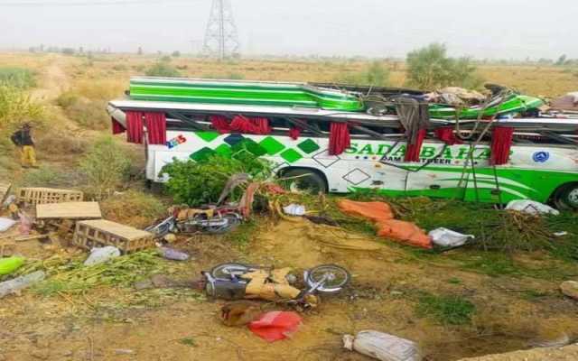 بولان: مسافرکو چ قابو ہوکر کھائی میں جاگری ،4افراد جاں بحق ،32زخمی