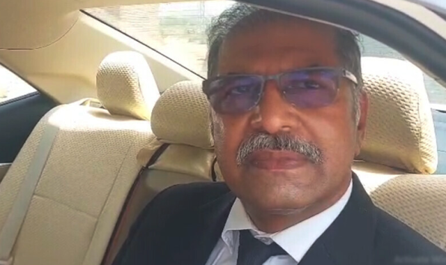 عمران خان نے کہا ہے اسٹیبلشمنٹ سے بات چیت کے دروازے کھلے ہیں، پاکستان کیلئے کچھ لو کچھ دو کیلئے تیار ہوں: علی ظفر 