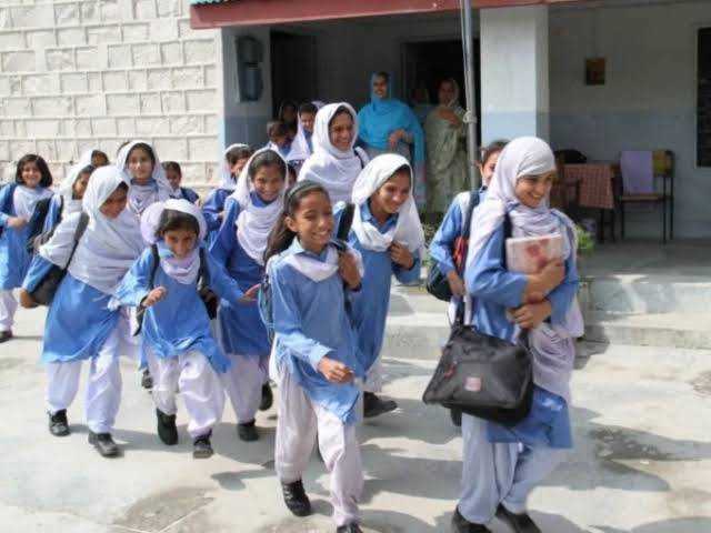 ہیٹ ویو کے باعث پنجاب کے اسکولوں میں موسم گرما کی تعطیلات 28 مئی سے دینے کا اعلان