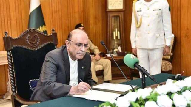 صدرِ مملکت آصف علی زرداری نے بچوں کی شادی کی ممانعت کے بل پر دستخط کردیے۔