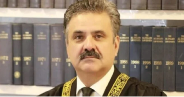 چیف جسٹس آف پاکستان یحییٰ آفریدی حج پر روانہ
