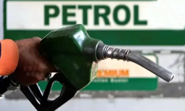 پمپس پر چوری روکنے کیلئے پٹرول ڈالنے والی نوزلز ڈیجیٹل کرنے کا منصوبہ