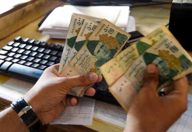 نان فائلرز کے لیے بینک سے کیش نکلوانا مزید مہنگا ہونے کا امکان
