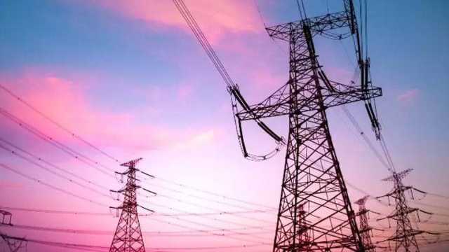 بجلی کی قیمت میں فی یونٹ 7.41 روپے کمی کا وزیراعظم ریلیف پیکیج برقرار