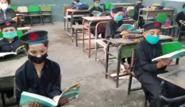 خیبرپختونخوا،سرکاری اسکولز کو فرنیچر فراہم کرنے کا فیصلہ