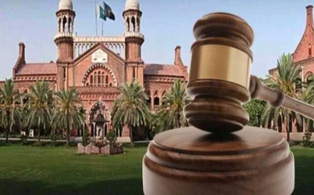 پولیس والے سمجھتے ہیں کہ وہ عدالت کی آنکھوں میں دھول جھونک دیں گے ایسا نہیں ہوسکتا: لاہور ہائیکورٹ