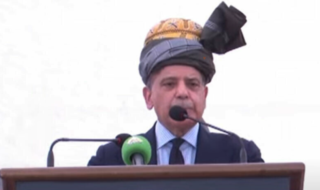 فیلڈ مارشل کی قیادت میں بھارت کو جو سبق سکھایا وہ زندگی بھر نہیں بھولے گا: وزیراعظم