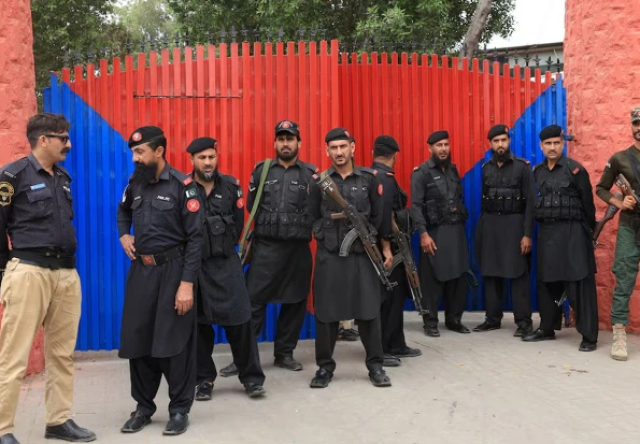 ملیر جیل سے فرار ہونے والے 90 قیدی پکڑے گئے، 126 تاحال مفرور، واقعے کا مقدمہ درج