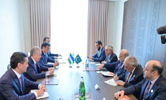 آذربائیجان کے پاکستان میں 2 ارب ڈالر کی سرمایہ کاری کے معاہدے پر دستخط