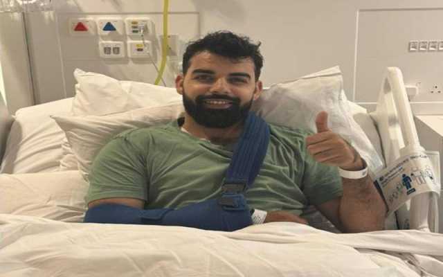 شاداب خان کے کندھے کی سرجری کامیاب، مداحوں سے دعا کی اپیل