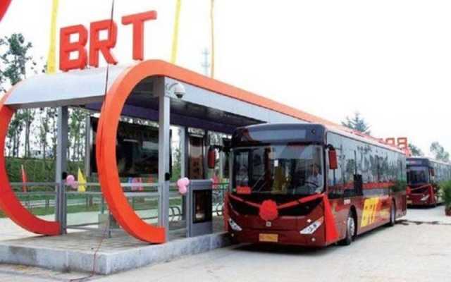کے پی کے حکومت نے بھی پشاور بی آر ٹی کرایوں میں اضافے پر عملدرآمد شروع