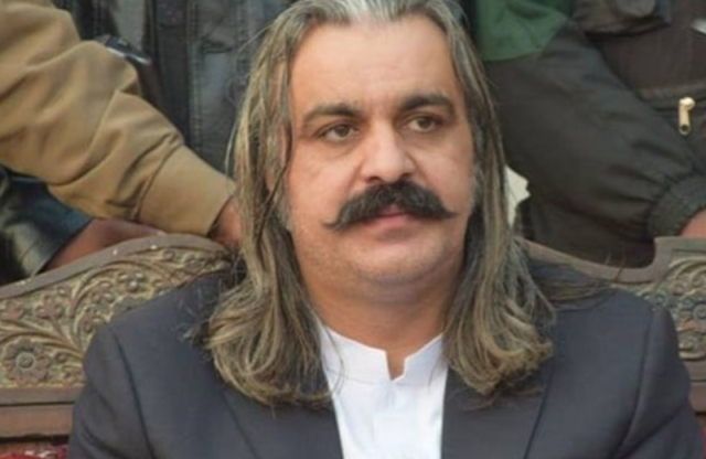 فیض آباد احتجاج کیس میں علی امین کے وارنٹ اور اشتہاری کا اسٹیٹس برقرار