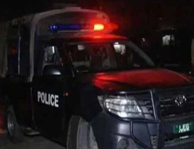 کراچی، قیوم آباد میں پولیس مقابلہ، 2 زخمی ڈاکوؤں سمیت 3 گرفتار