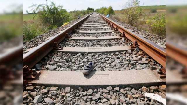 ساہیوال: ماں نے 2 بچوں سمیت ٹرین کے سامنے آ کر خودکشی کر لی
