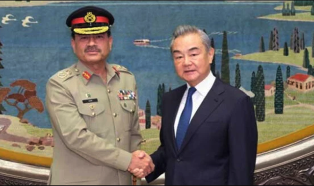 دہشتگردی کیخلاف تعاون کووسعت دیناناگزیرہے،فیلڈمارشل عاصم منیر،چینی وزیرخارجہ سے اہم ملاقات