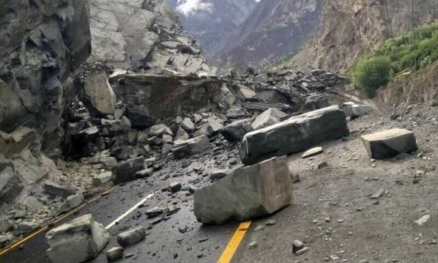 مظفرآباد سمیت آزاد کشمیر کے متعدد علاقوں میں بارش،لینڈ سلائیڈنگ سے کئی رابطہ سڑکیں بند