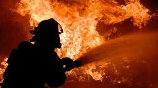 کراچی: سہراب گوٹھ میں کباڑ کے 30 سے زائدگوداموں میں آگ لگ گئی