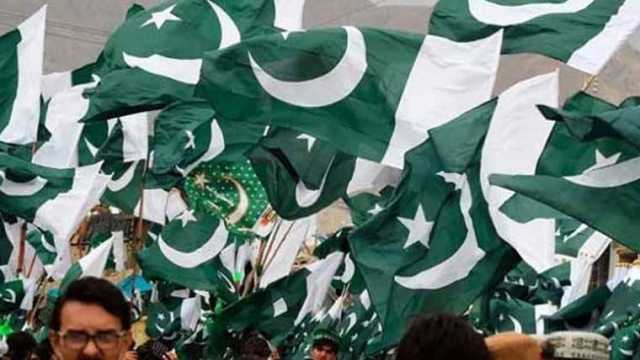 جشن آزادی کی تیاریاں عروج پر، ہر طرف قومی پرچموں کی بہار