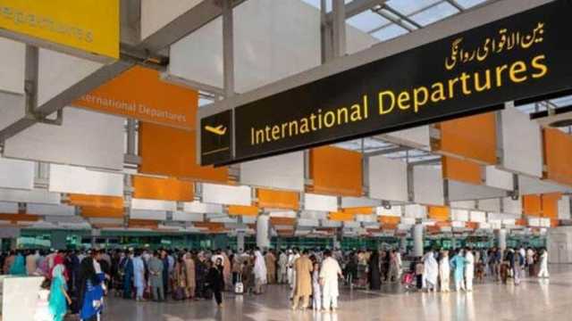 بیروزگاری، معاشی عدم استحکام! 6 ماہ میں ساڑھے 3 لاکھ پاکستانی ملک چھوڑگئے