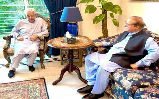 استعفی کی قیاس آرائیاں ختم، وزیر دفاع خواجہ آصف کی نواز شریف سے ملاقات