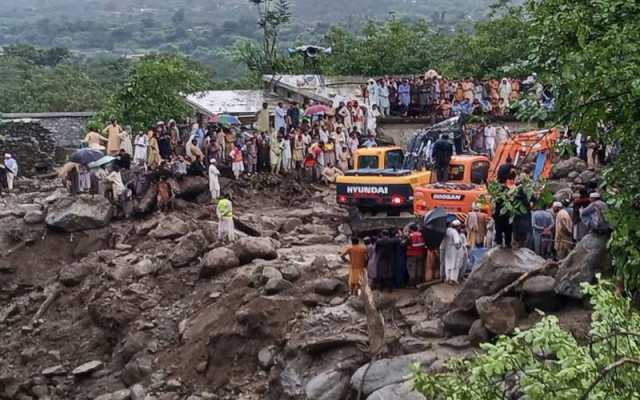 خیبر پختونخوا میں تعینات فوج سیلاب سے متاثرہ عوام کی بحالی میں مدد کرے گی: آرمی چیف