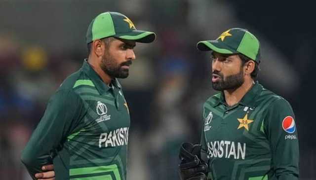 سابق پاکستانی فاسٹ بولرکا بابراعظم اور رضوان کو ریٹائرمنٹ پرغورکرنےکا مشورہ