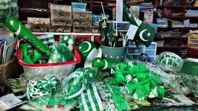 یومِ آزادی کی تیاریاں عروج پر، ملک بھر میں جشن کا سماں