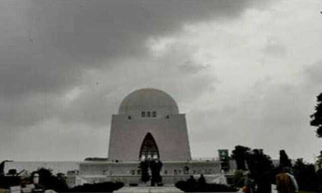 شہر قائد میں سرمئی بادلوں کے ڈیرے، موسم خوشگوار