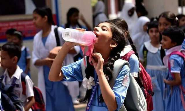 پنجاب حکومت نے اسکولوں کی چھٹیوں سے متعلق فیصلہ تبدیل کردیا