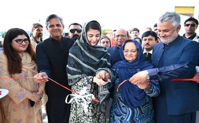 ماحول دوست ٹرانسپورٹ کی طرف قدم، مریم نواز کا وزیرآباد میں الیکٹرک بس سروس کا افتتاح